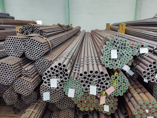 ASME أنابيب الفولاذ الكربوني المطاط الساخن أنابيب الغلاية السلسة في محطة المصنع