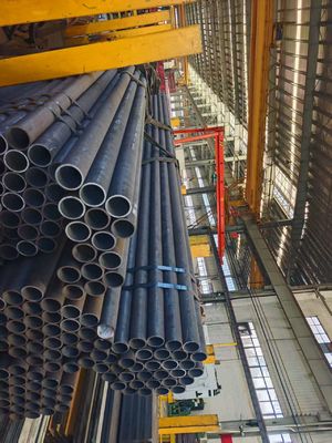 أنبوب الغلاية الصناعي من الفولاذ الكربوني مع طول وسمك جدار مخصص لتطبيقات درجات الحرارة العالية