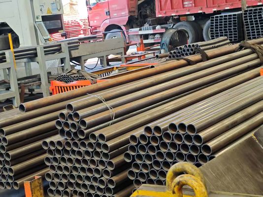 أنابيب الفولاذ الغلاية عالية الأداء المتوافقة مع ASME للتطبيقات الصناعية