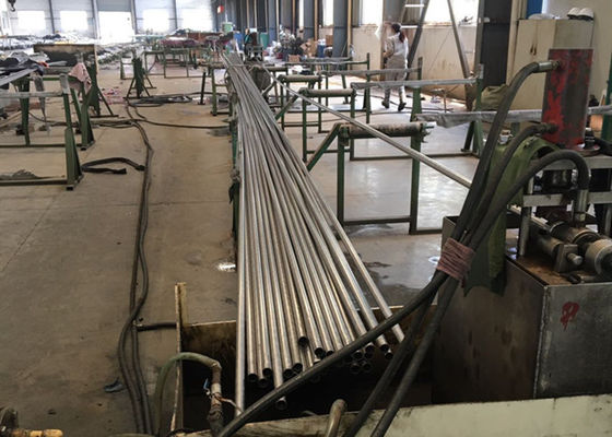 أنبوب مستدير غير ملحوم غير قابل للصدأ ASTM A213 TP304 TP304L 6M Min WT 16BWG