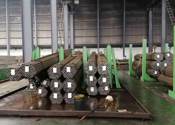 A192 SA192SMLS أنبوب فولاذي للغلاية / أنبوب Cs غير ملحوم دائري الشكل