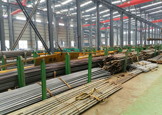 أنبوب غلاية غير ملحوم DIN17175 ST35.8 38 X 3.2 X 2000MM مع سطح طلاء أسود مشطوف