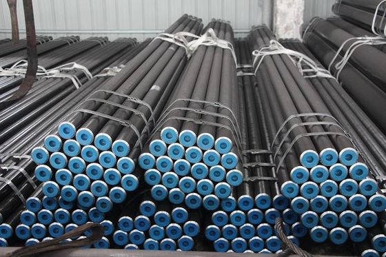 جدول أنبوب الغلايات الفولاذي غير الملحوم 40 فولاذ كربوني A53 مطلي بالورنيش الجاف