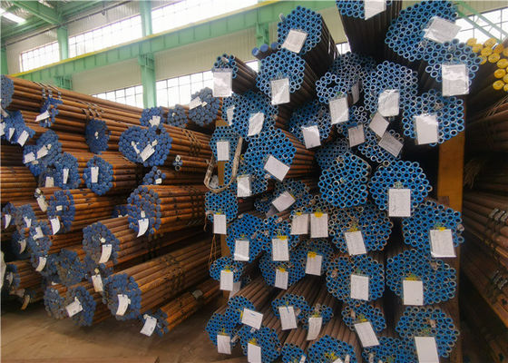 ASME SA213 API أنابيب غلاية غير ملحومة من الفولاذ المقاوم للصدأ مطلية بالورنيش الجاف