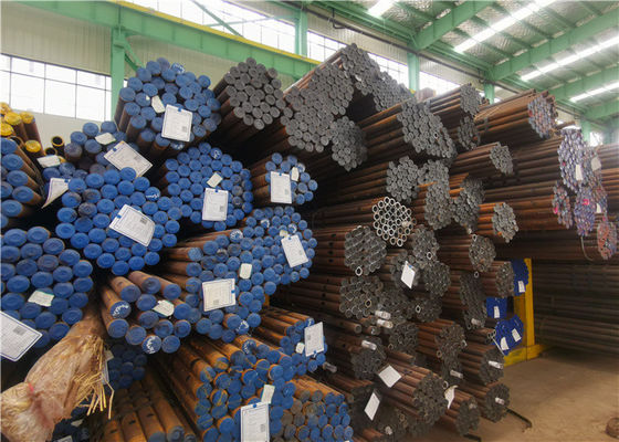 ASME SA213 API أنابيب غلاية غير ملحومة من الفولاذ المقاوم للصدأ مطلية بالورنيش الجاف