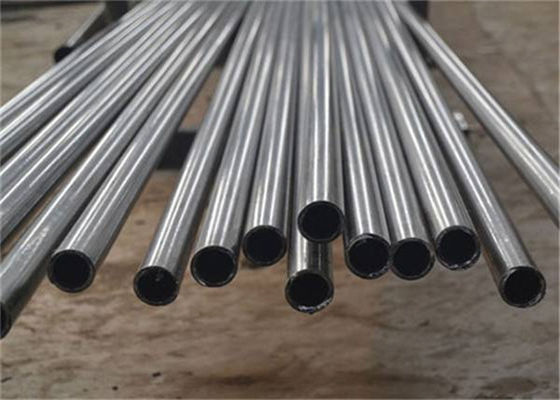 مكافحة التصويب الأسود الطلاء سبائك الصلب أنبوب غير ملحوم ASTM A335