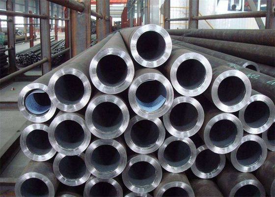 مكافحة التصويب الأسود الطلاء سبائك الصلب أنبوب غير ملحوم ASTM A335