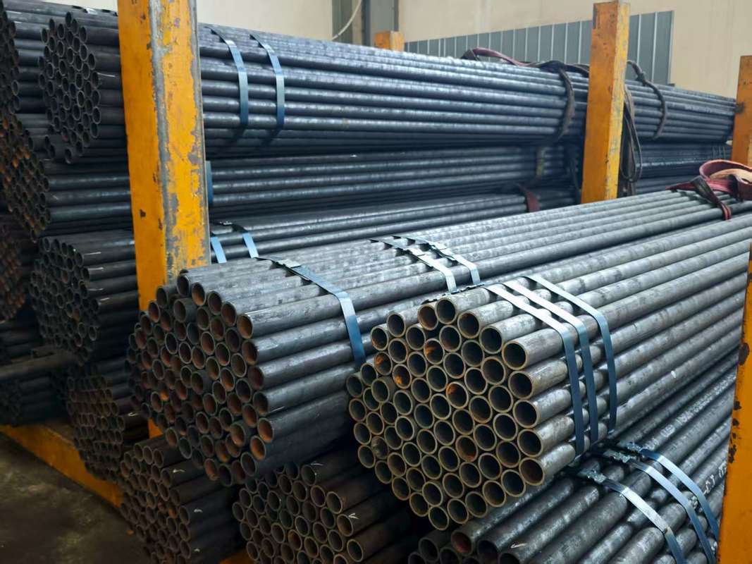 أنابيب الغلاية السلسة من الفولاذ الكربوني ASTM A106 DIN17175