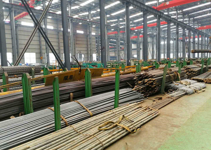 أنبوب غلاية غير ملحوم DIN17175 ST35.8 38 X 3.2 X 2000MM مع سطح طلاء أسود مشطوف